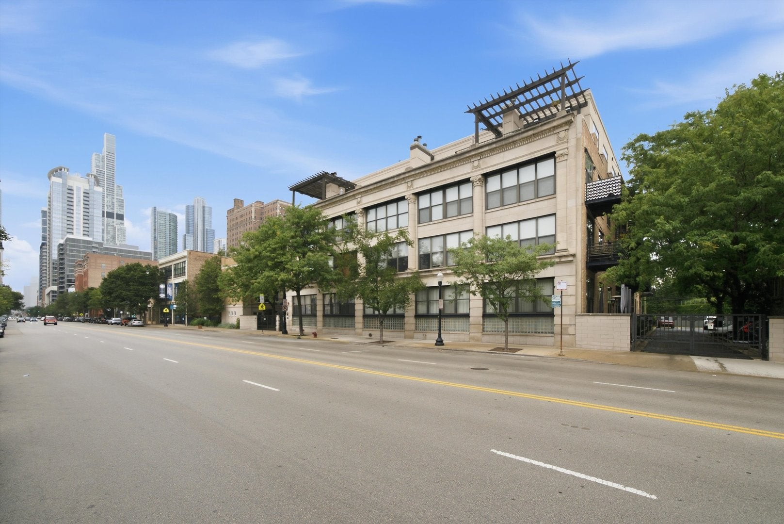 1525 S Michigan Avenue 212