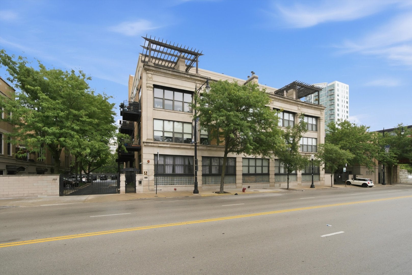 1525 S Michigan Avenue 212