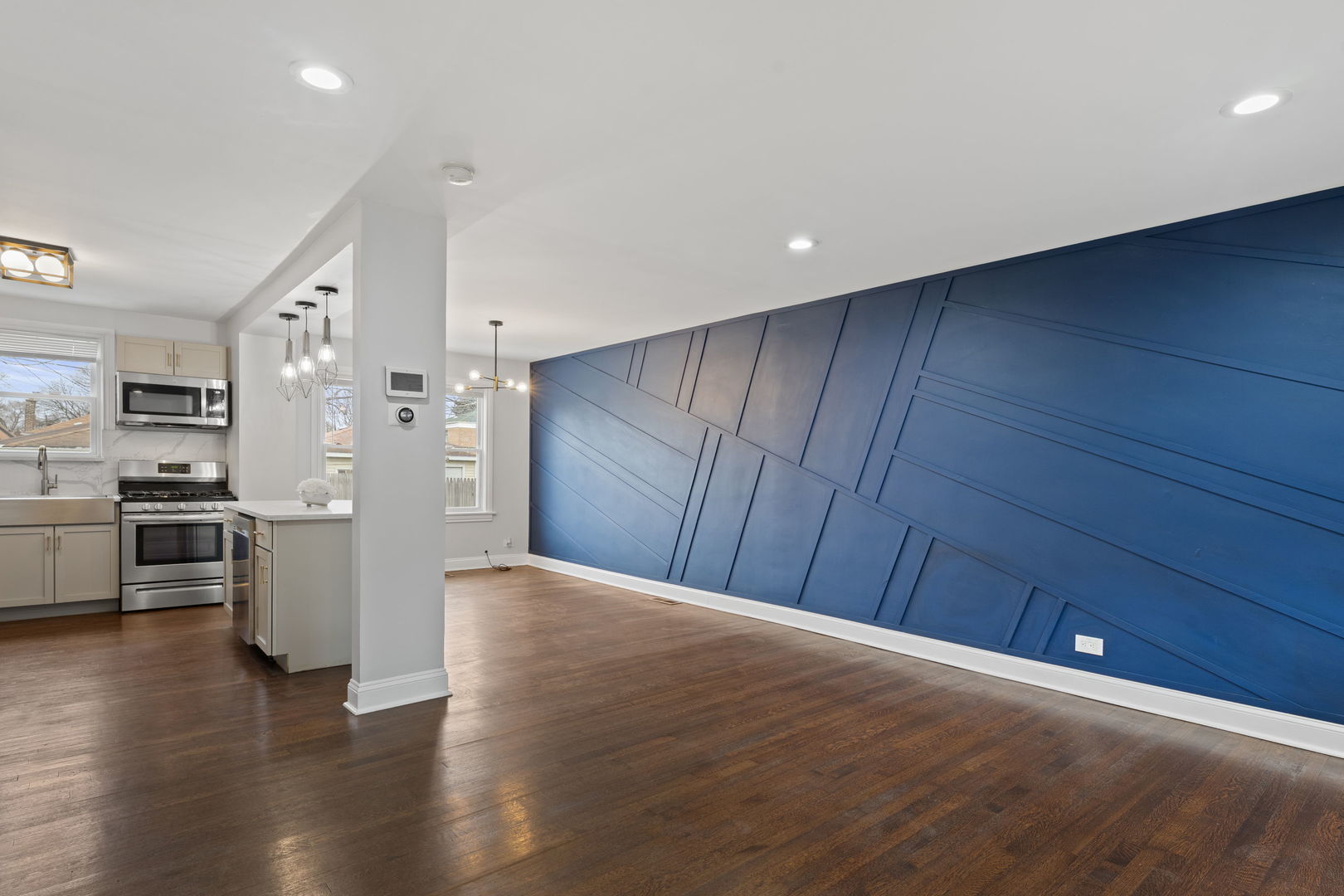 9534 S Avalon Avenue