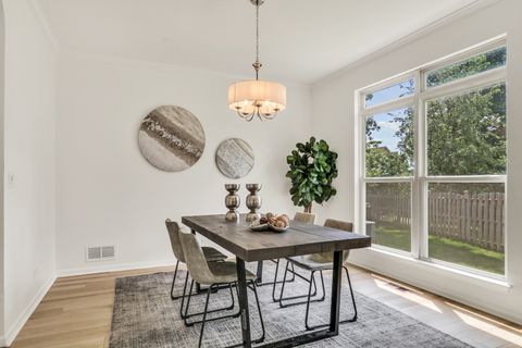 Tiny photo for 699 Snow Cap Court, Gurnee, IL 60031 (MLS # 12478230)