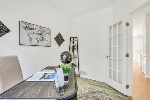 Tiny photo for 699 Snow Cap Court, Gurnee, IL 60031 (MLS # 12478230)