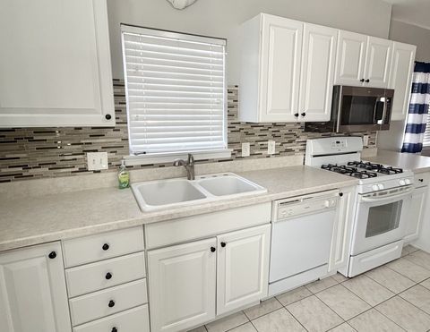 Tiny photo for 2618 7th Street, Peru, IL 61354 (MLS # 12551241)