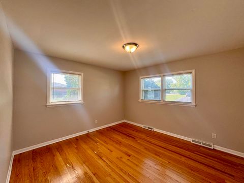 Tiny photo for 425 Cottonwood Road, Frankfort, IL 60423 (MLS # 12485086)