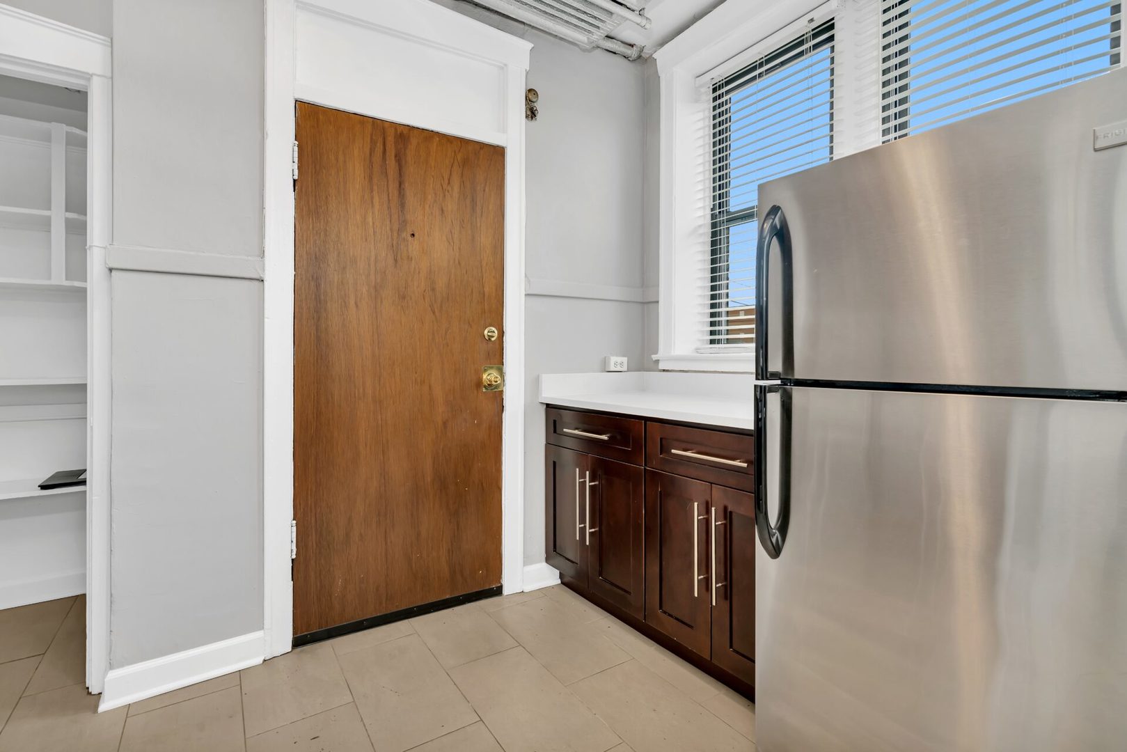 317 W Calendar Avenue 0