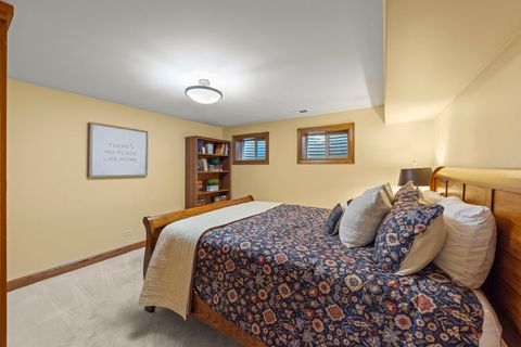 Tiny photo for 909 S Wheaton Avenue, Wheaton, IL 60189 (MLS # 12560754)