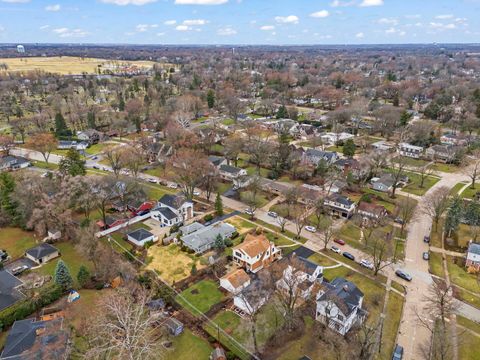 Tiny photo for 909 S Wheaton Avenue, Wheaton, IL 60189 (MLS # 12560754)