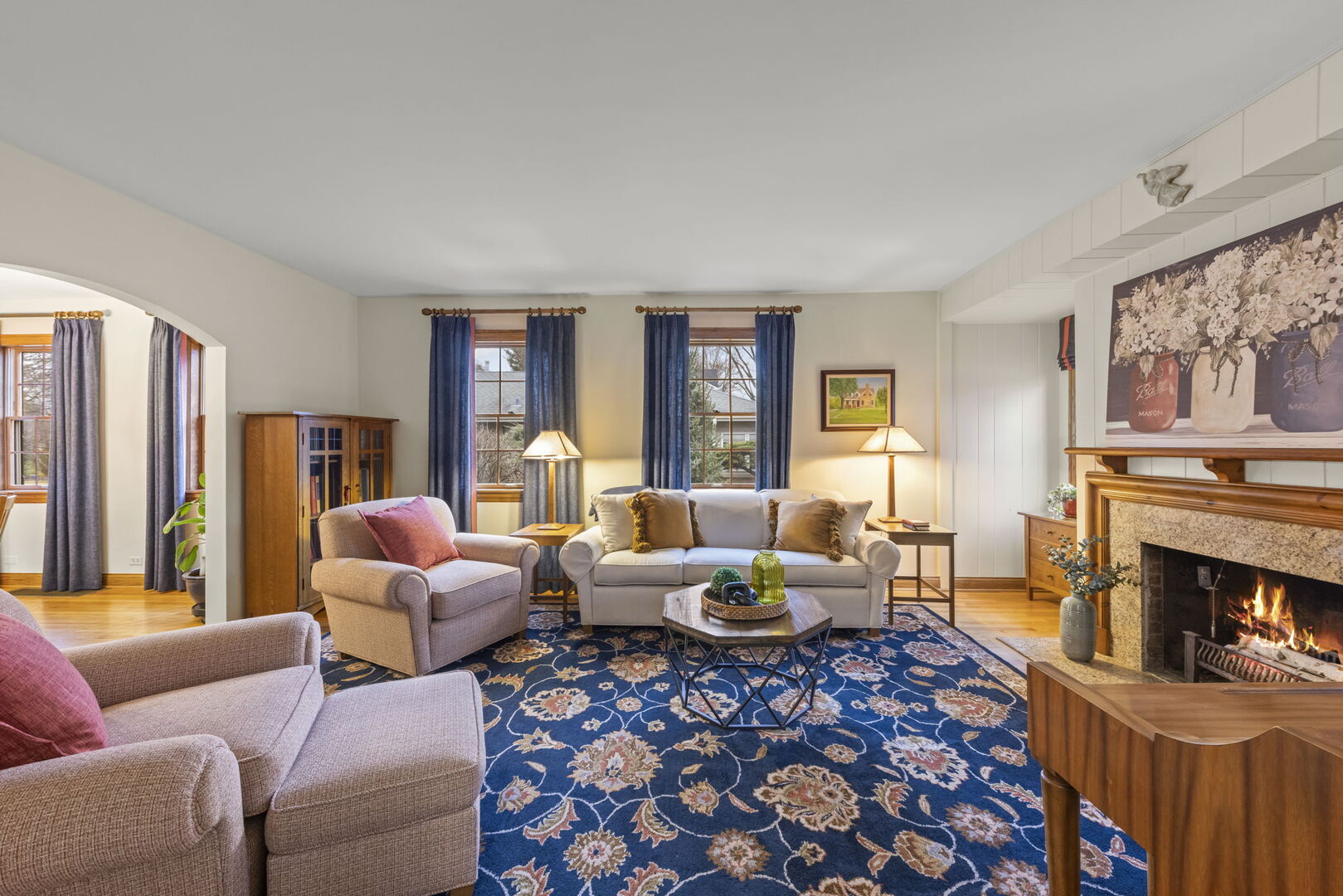 909 S Wheaton Avenue