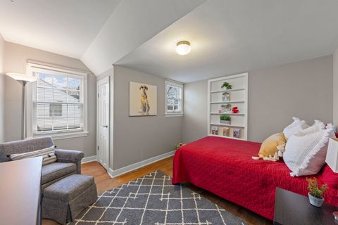 Tiny photo for 909 S Wheaton Avenue, Wheaton, IL 60189 (MLS # 12560754)