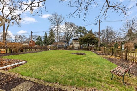 Tiny photo for 909 S Wheaton Avenue, Wheaton, IL 60189 (MLS # 12560754)