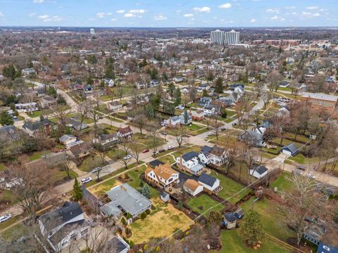 Tiny photo for 909 S Wheaton Avenue, Wheaton, IL 60189 (MLS # 12560754)