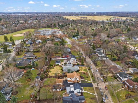 Tiny photo for 909 S Wheaton Avenue, Wheaton, IL 60189 (MLS # 12560754)