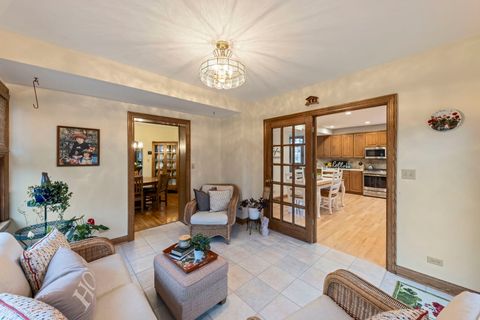 Tiny photo for 909 S Wheaton Avenue, Wheaton, IL 60189 (MLS # 12560754)