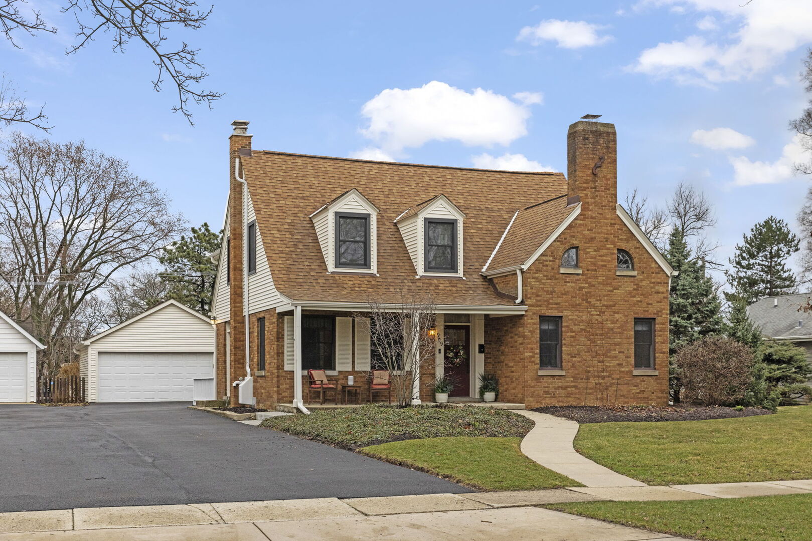 909 S Wheaton Avenue