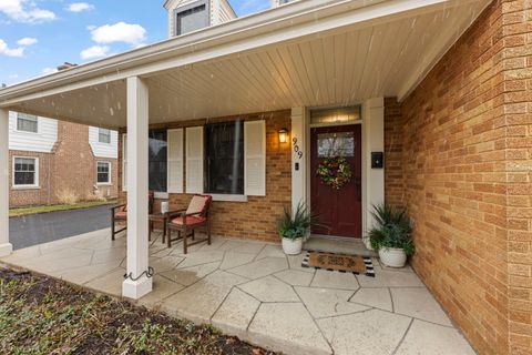 Tiny photo for 909 S Wheaton Avenue, Wheaton, IL 60189 (MLS # 12560754)