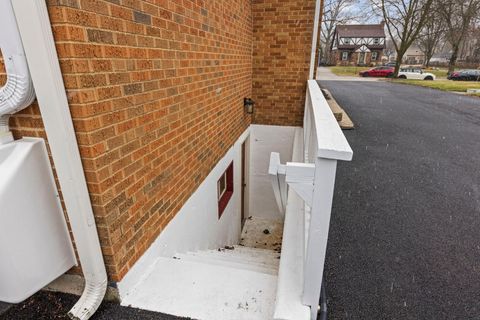 Tiny photo for 909 S Wheaton Avenue, Wheaton, IL 60189 (MLS # 12560754)