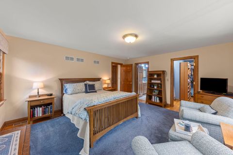 Tiny photo for 909 S Wheaton Avenue, Wheaton, IL 60189 (MLS # 12560754)