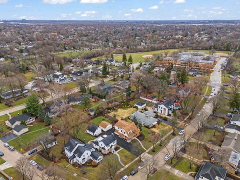 Tiny photo for 909 S Wheaton Avenue, Wheaton, IL 60189 (MLS # 12560754)