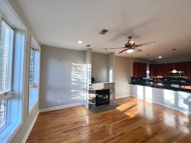 4135 N KEDVALE Avenue 301