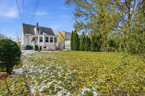 Tiny photo for 9131 Newcastle Avenue, Morton Grove, IL 60053 (MLS # 12513932)