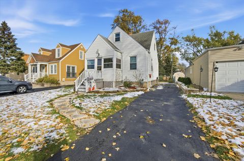 Tiny photo for 9131 Newcastle Avenue, Morton Grove, IL 60053 (MLS # 12513932)