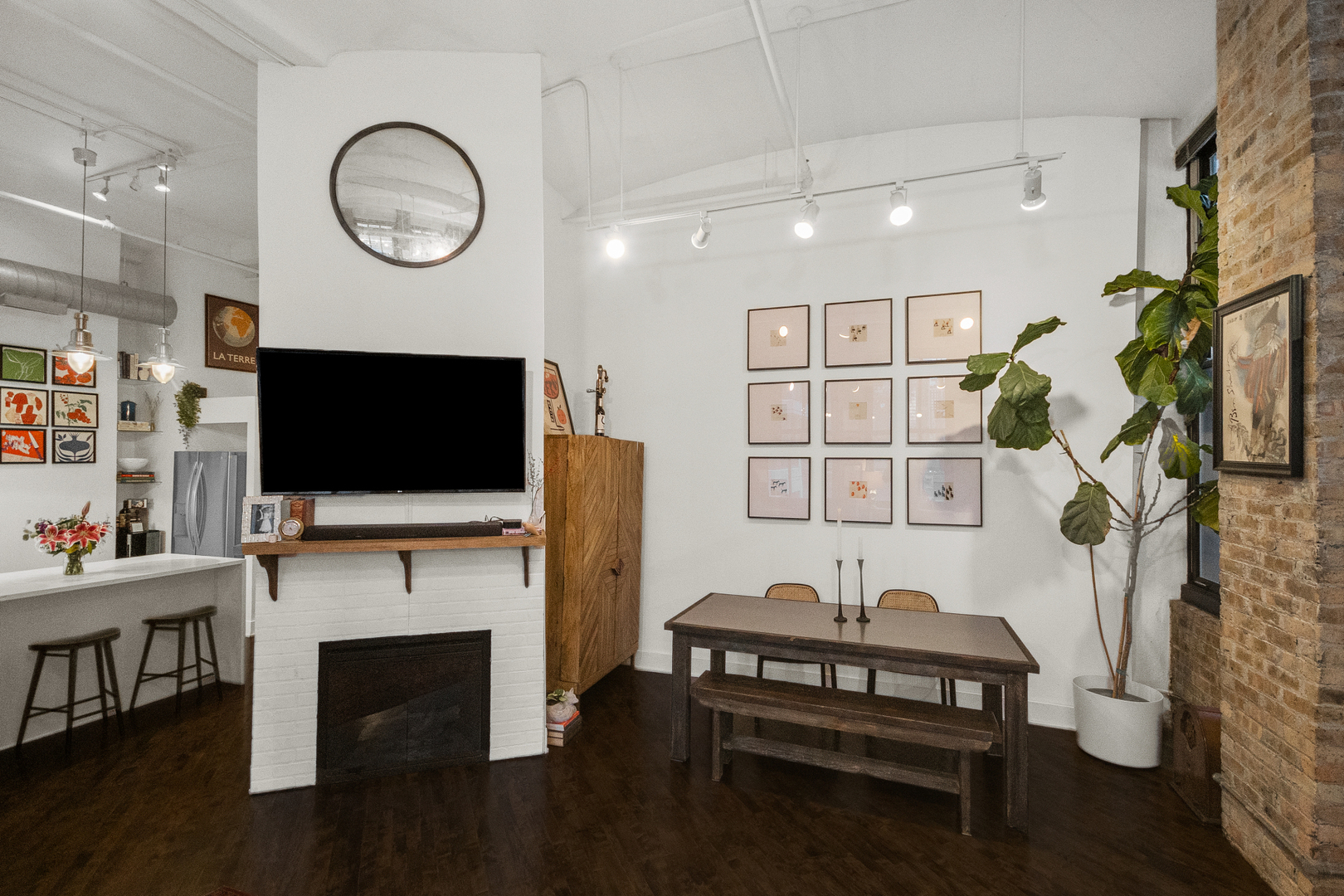 801 S Wells Street 210