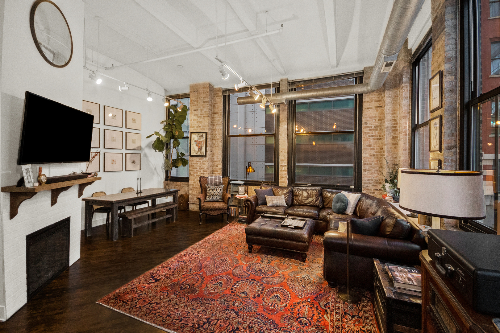 801 S Wells Street 210