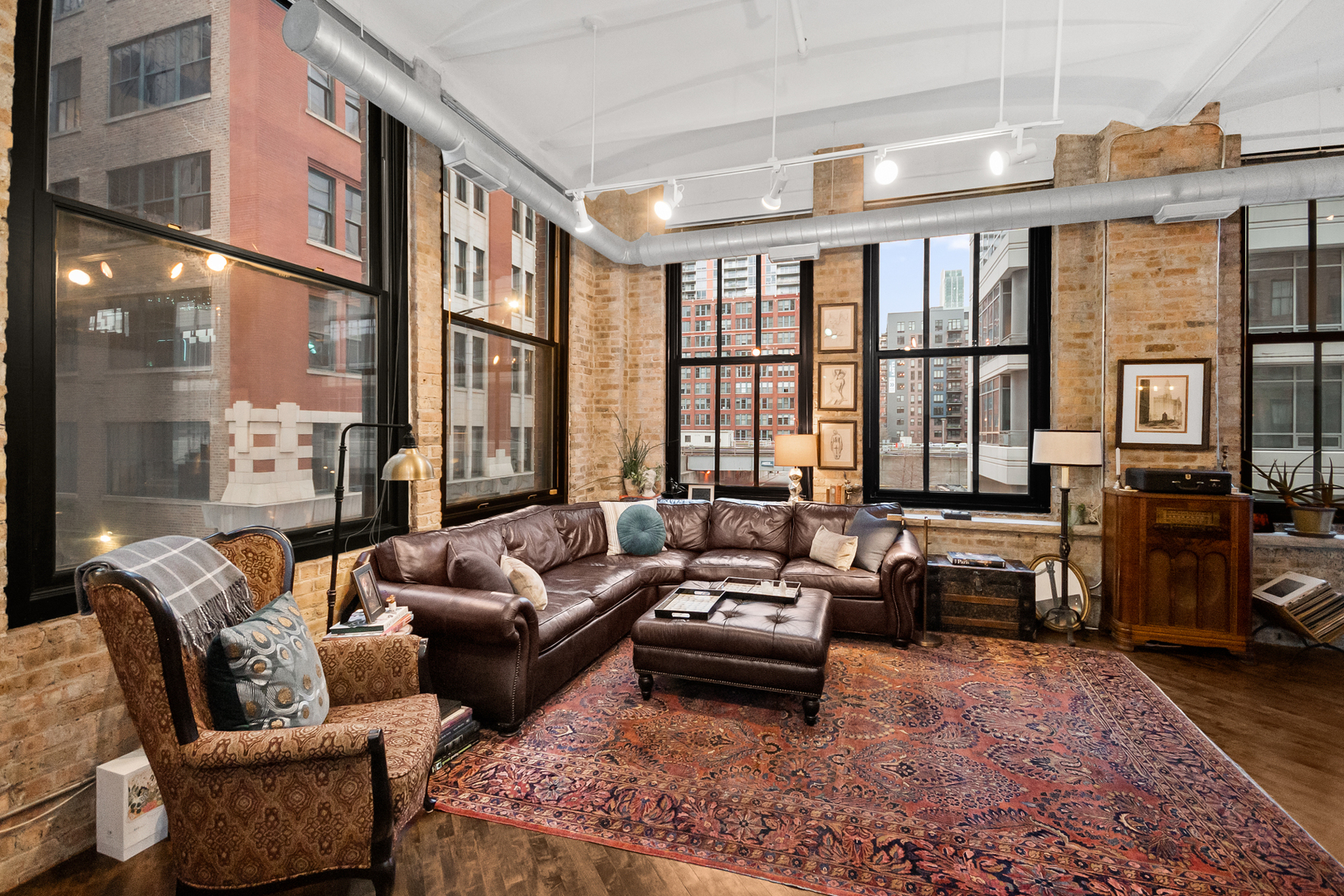 801 S Wells Street 210
