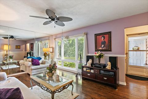 Tiny photo for 910 Division Street, Barrington, IL 60010 (MLS # 12639378)
