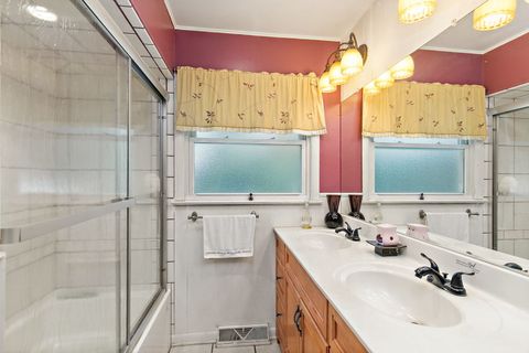 Tiny photo for 910 Division Street, Barrington, IL 60010 (MLS # 12639378)