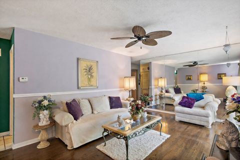 Tiny photo for 910 Division Street, Barrington, IL 60010 (MLS # 12639378)