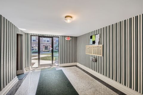 Tiny photo for 28 S 6th Avenue #1D, La Grange, IL 60525 (MLS # 12465305)