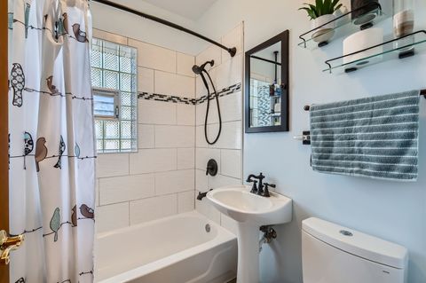 Tiny photo for 28 S 6th Avenue #1D, La Grange, IL 60525 (MLS # 12465305)