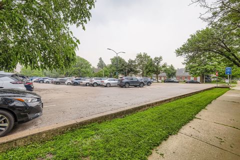 Tiny photo for 28 S 6th Avenue #1D, La Grange, IL 60525 (MLS # 12465305)