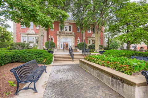 Tiny photo for 28 S 6th Avenue #1D, La Grange, IL 60525 (MLS # 12465305)