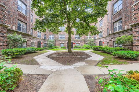 Tiny photo for 28 S 6th Avenue #1D, La Grange, IL 60525 (MLS # 12465305)