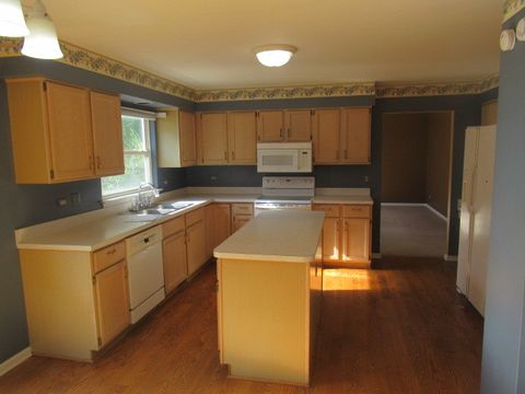 Tiny photo for 600 Brookstone Road, Grayslake, IL 60030 (MLS # 12492926)