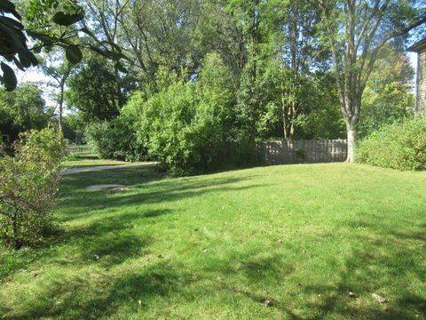 Tiny photo for 600 Brookstone Road, Grayslake, IL 60030 (MLS # 12492926)