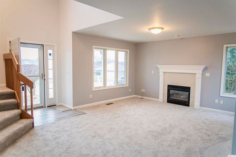 Tiny photo for 2501 Lindsey Court, Quincy, IL 62305 (MLS # 12543951)