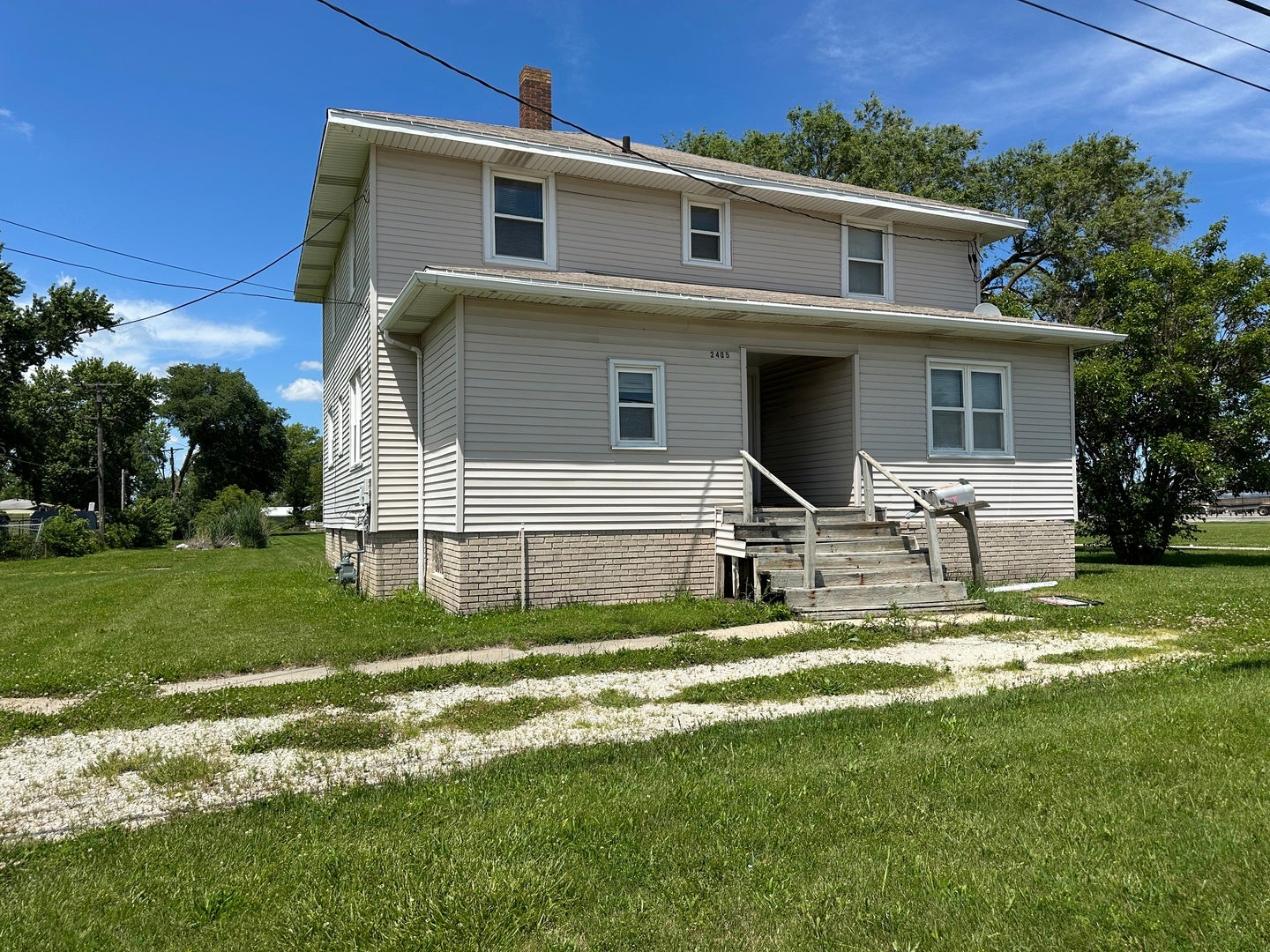 2405 E Court Street