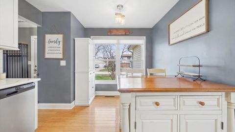 Tiny photo for 992 Ascot Drive, Crystal Lake, IL 60014 (MLS # 12605850)