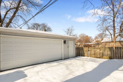Tiny photo for 310 N La Londe Avenue, Lombard, IL 60148 (MLS # 12531600)