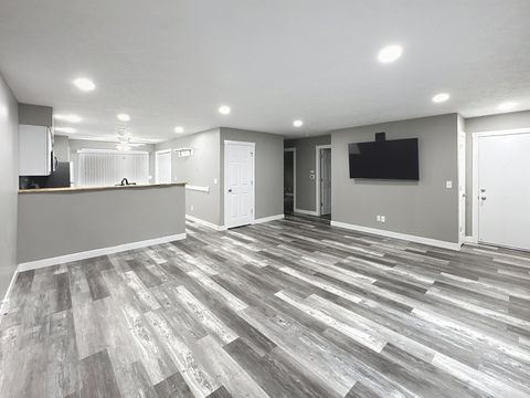 Tiny photo for 400 29th Avenue Drive #7C, Moline, IL 61265 (MLS # 100000149)