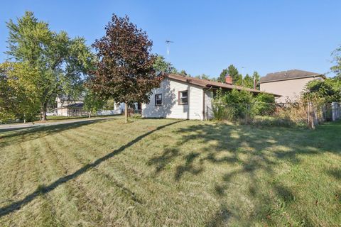 Tiny photo for 1933 Whittier Lane, Schaumburg, IL 60193 (MLS # 12483038)