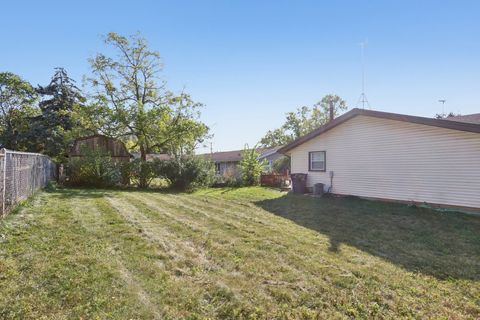 Tiny photo for 1933 Whittier Lane, Schaumburg, IL 60193 (MLS # 12483038)