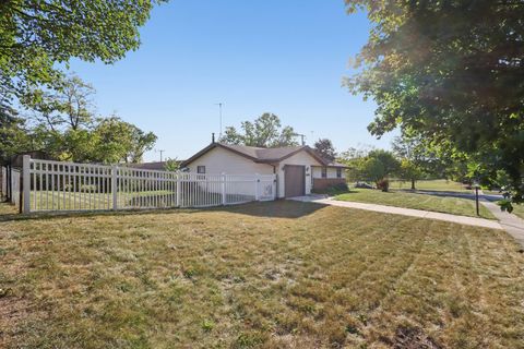 Tiny photo for 1933 Whittier Lane, Schaumburg, IL 60193 (MLS # 12483038)