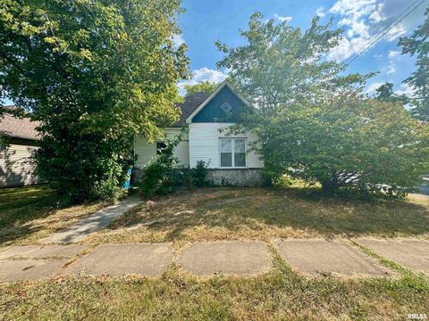 Photo of 212 W Sylvia Avenue, Christopher, IL 62822 (MLS # QC4266473)