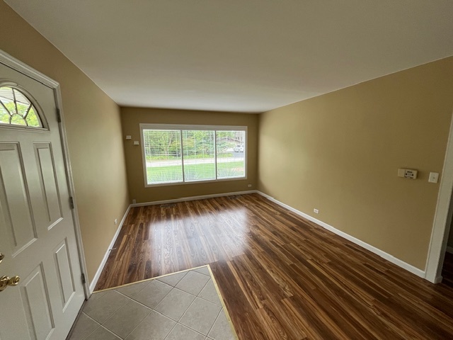 5611 S Quincy Street S