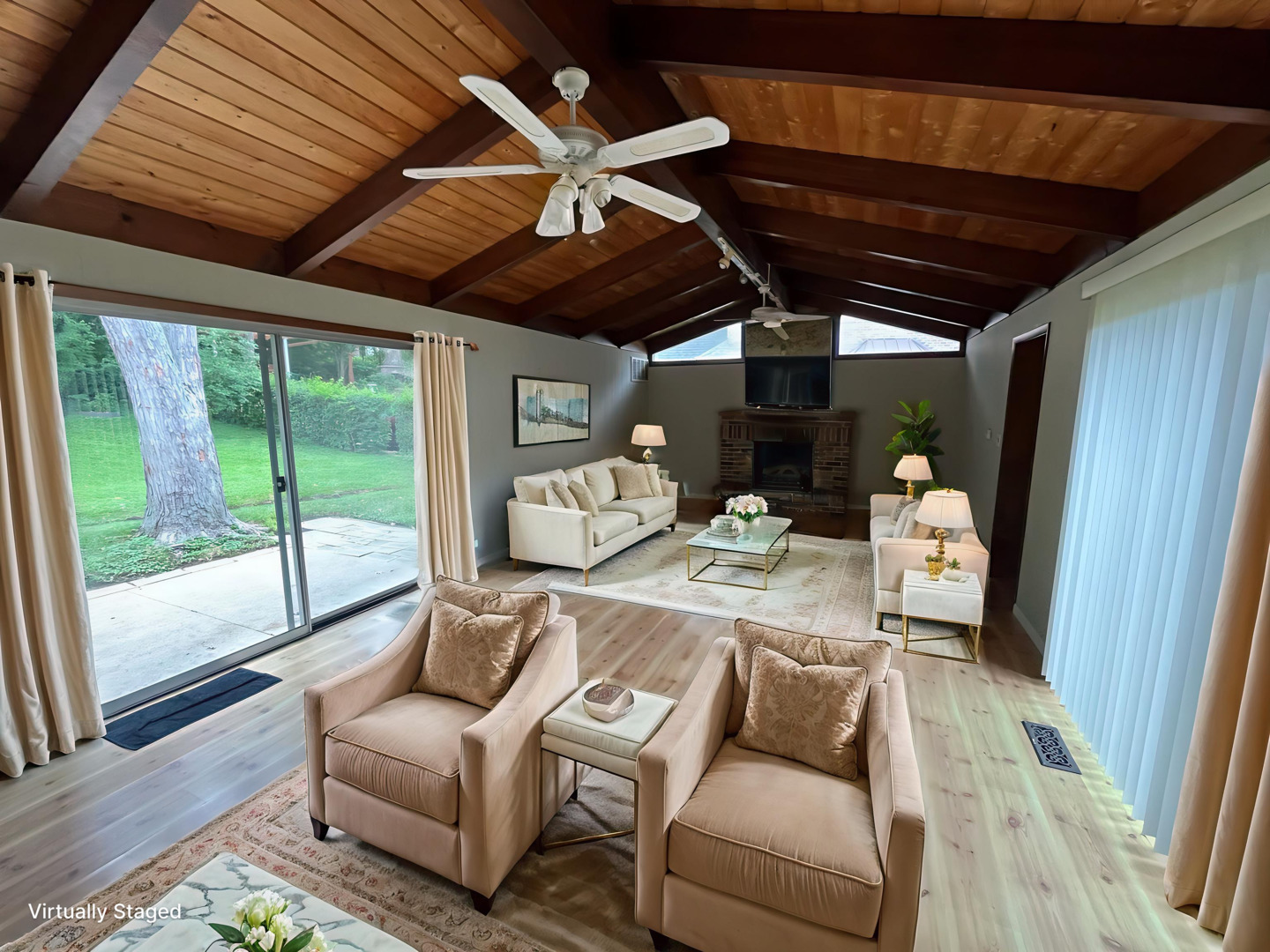 5611 S Quincy Street S