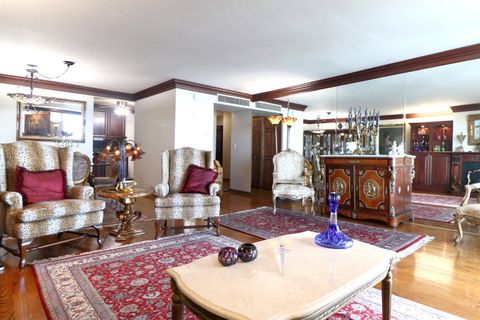 Tiny photo for 6033 N Sheridan Road #40H, Chicago, IL 60660 (MLS # 12468741)