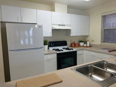 Tiny photo for 653 W Division Street #B, Chicago, IL 60610 (MLS # 12530534)